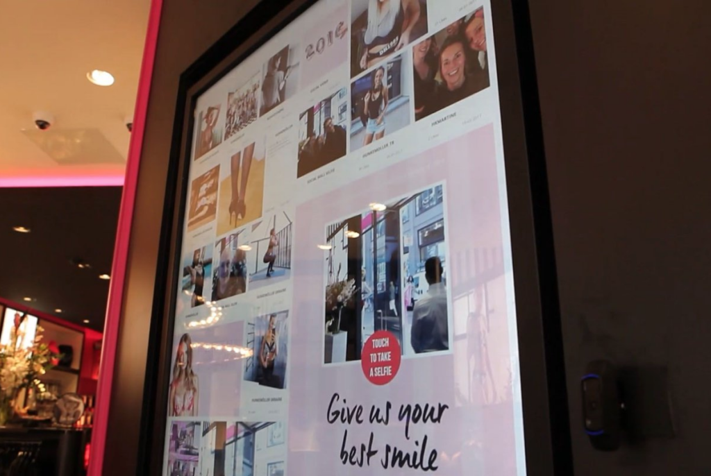 Social walls in retail stores: Hunkemoller